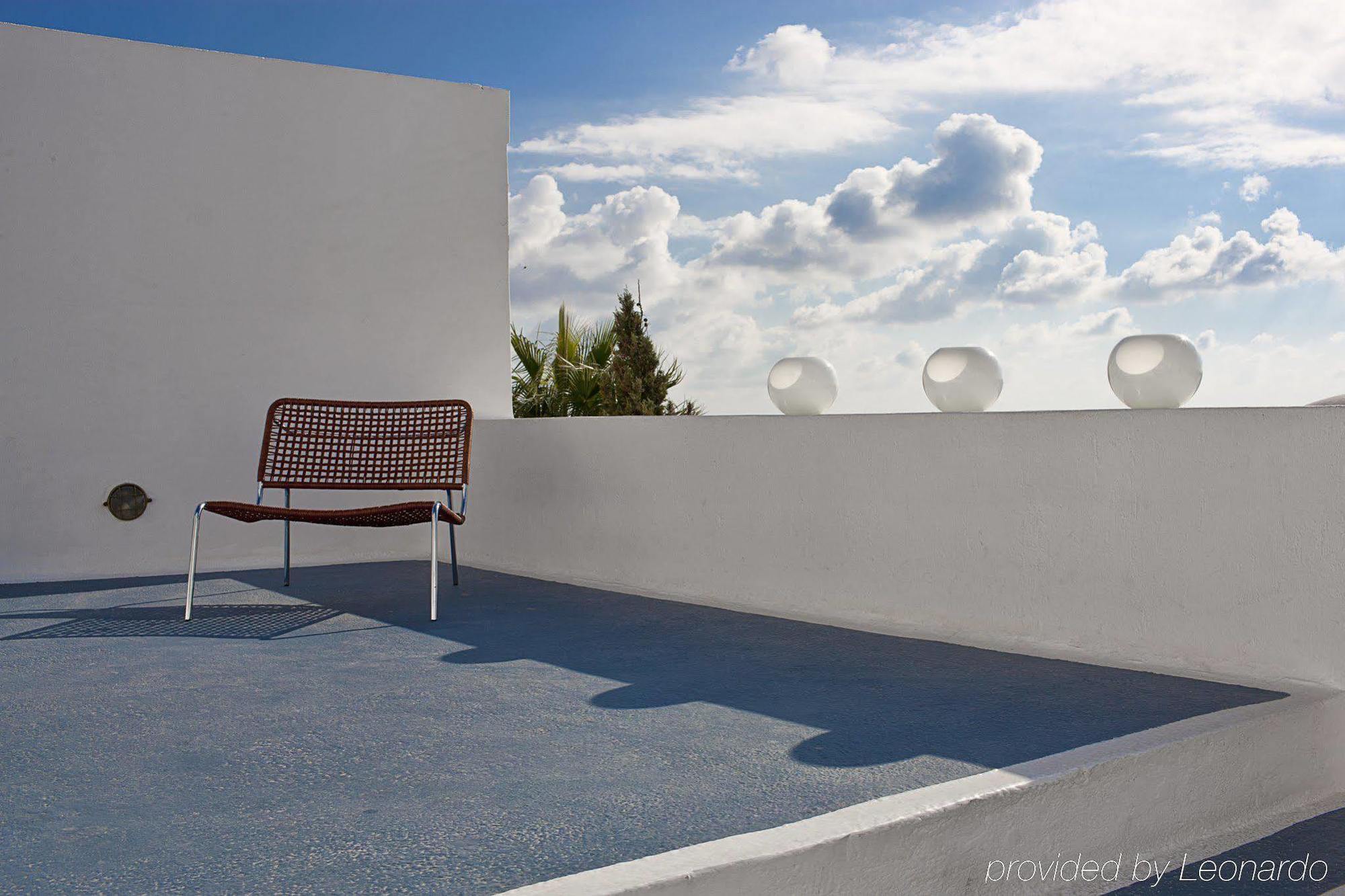 Hotel Cosmopolitan - Small Luxury Of The World Firá